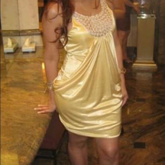 Yellow Dress - Picture 1 of 4